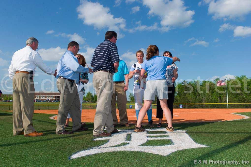 Softball Seniors 020.jpg